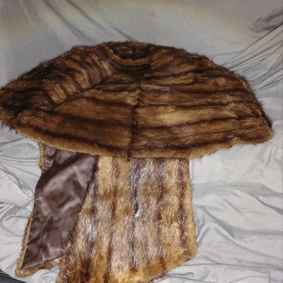 Genuine Fur Mink Stole, tannish brown - Picture 3 of 6